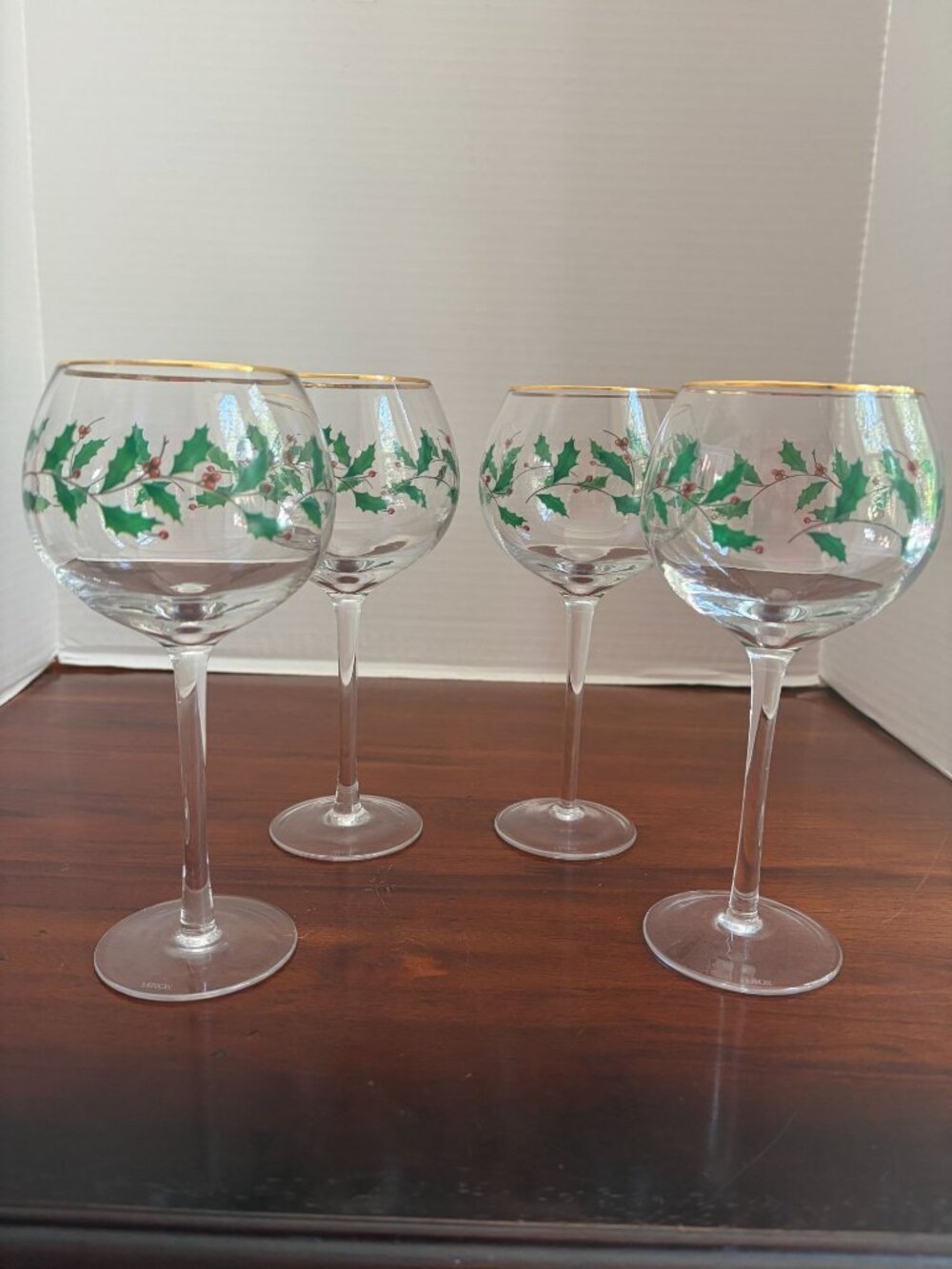 Lenox Holiday 9" Balloon Wine Glasses with Gold Accented Rim (Qty. 4)